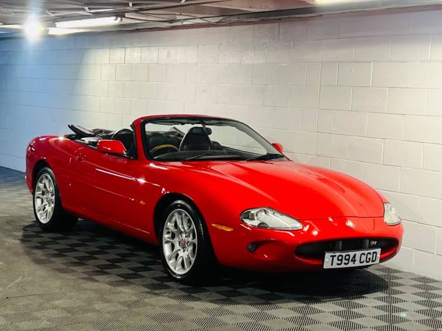 Jaguar Xkr 4.0 Supercharged 2dr Auto Sports Petrol RED