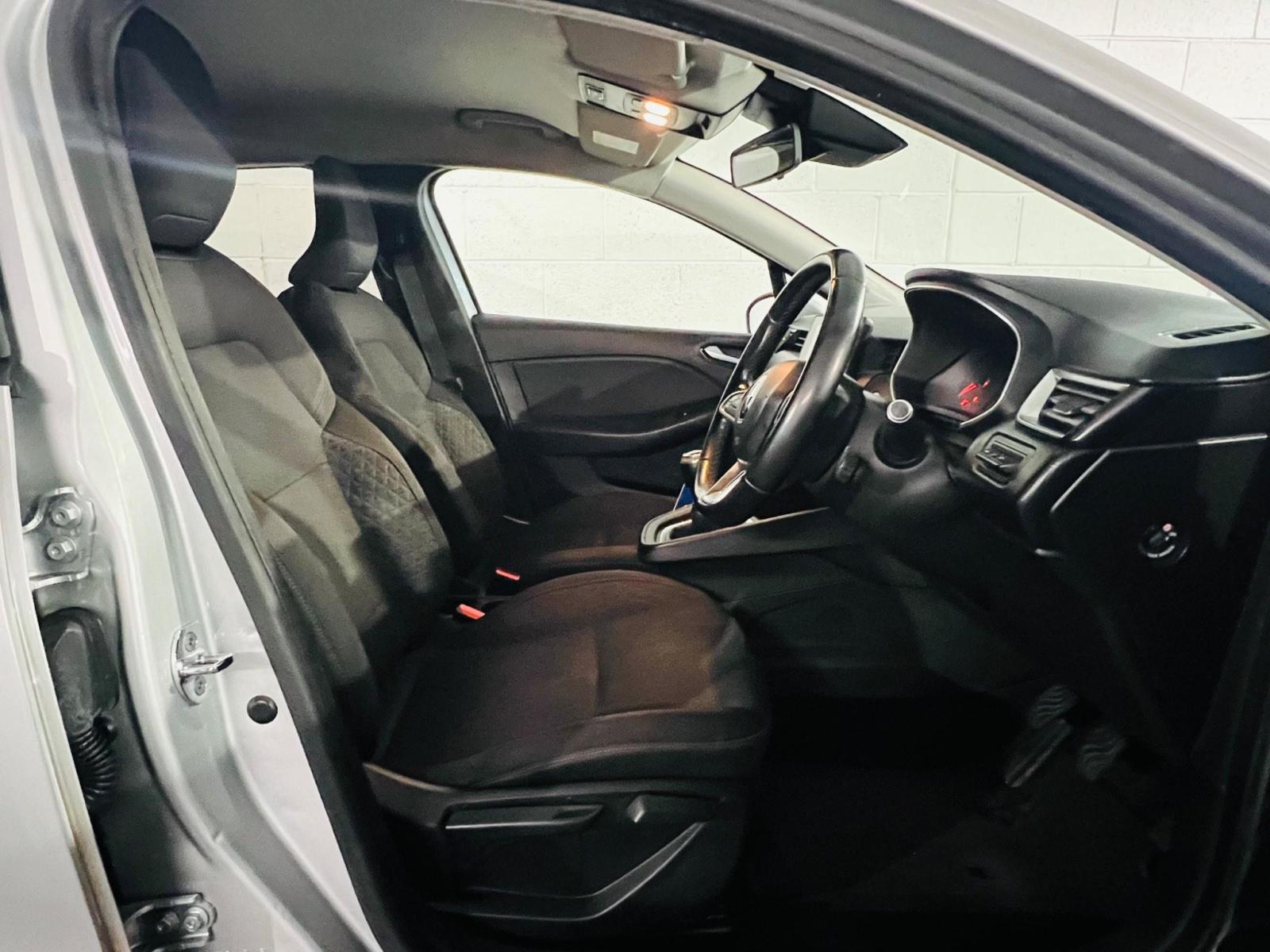RENAULT CLIO 1.0 TCE 100 ICONIC 5DR 2020 70 NEW SHAPE RENAULT CLIO NEW...