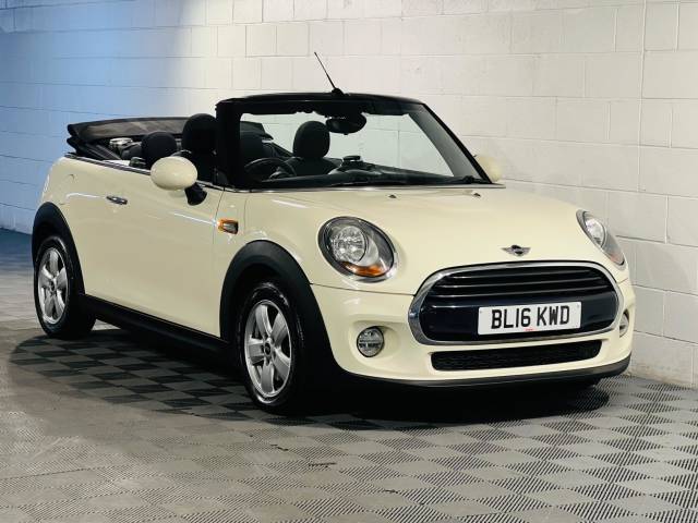 Mini Convertible 1.5 Cooper D 2dr Convertible Diesel WHITE