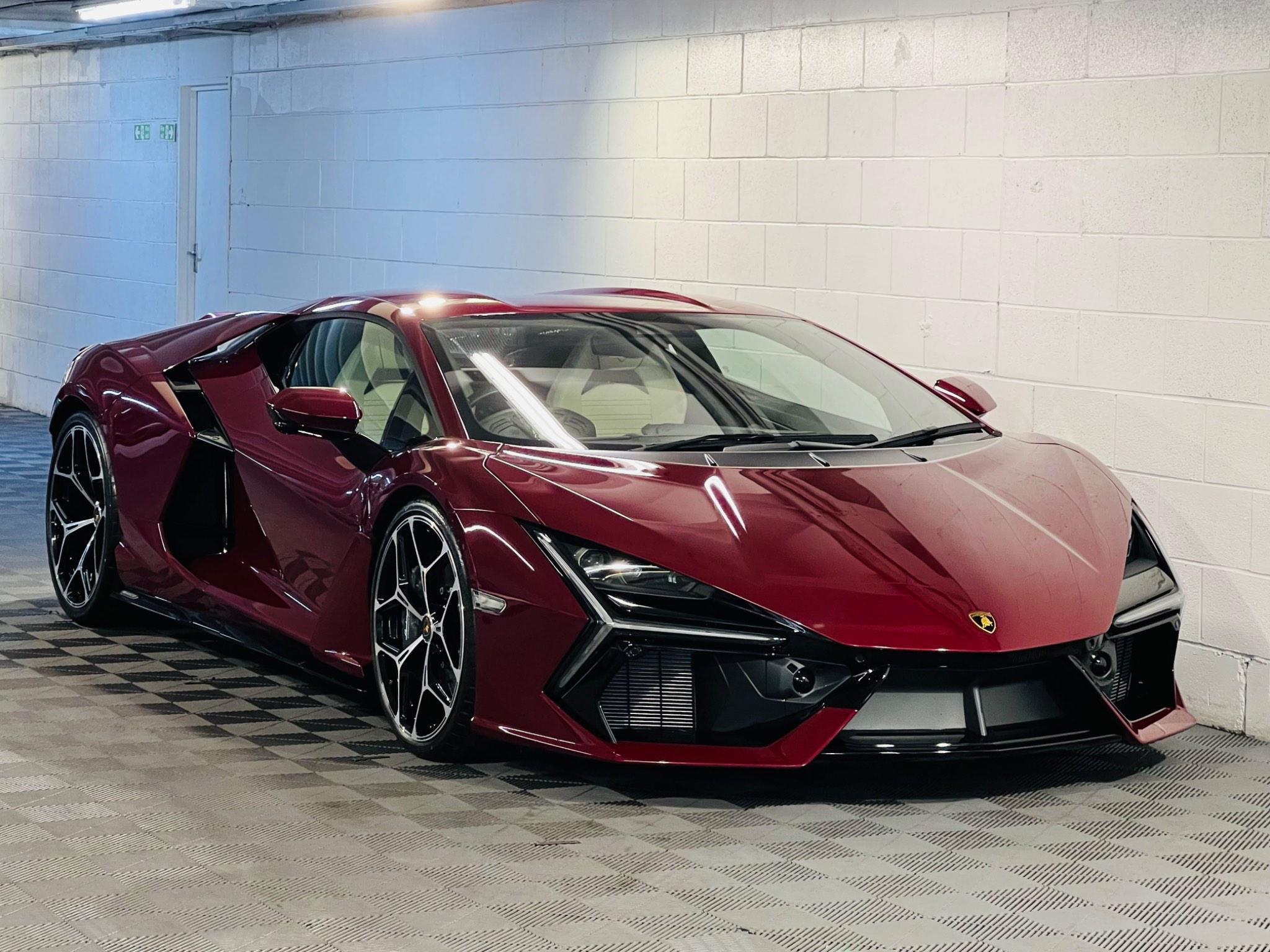 2024 Lamborghini Revuelto