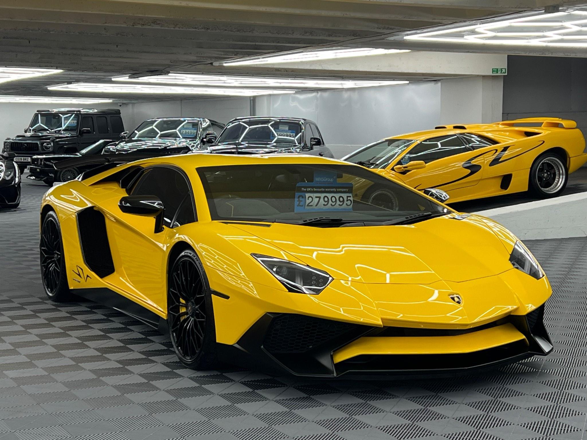 2016 Lamborghini Aventador